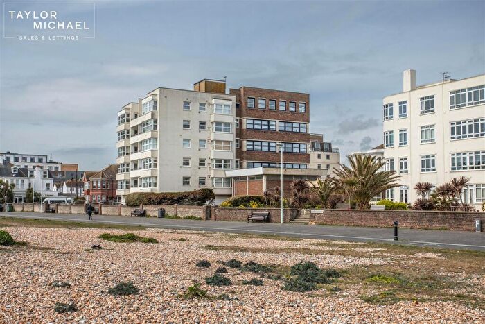 1 Bedroom Apartment To Rent In The Esplanade, Worthing, BN11