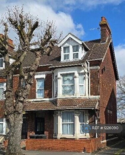 Studio To Rent In County House, Swindon, SN1