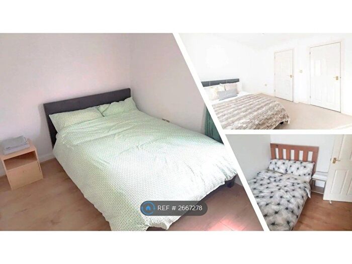 3 Bedroom Terraced House To Rent In Banfield Road, London, SE15