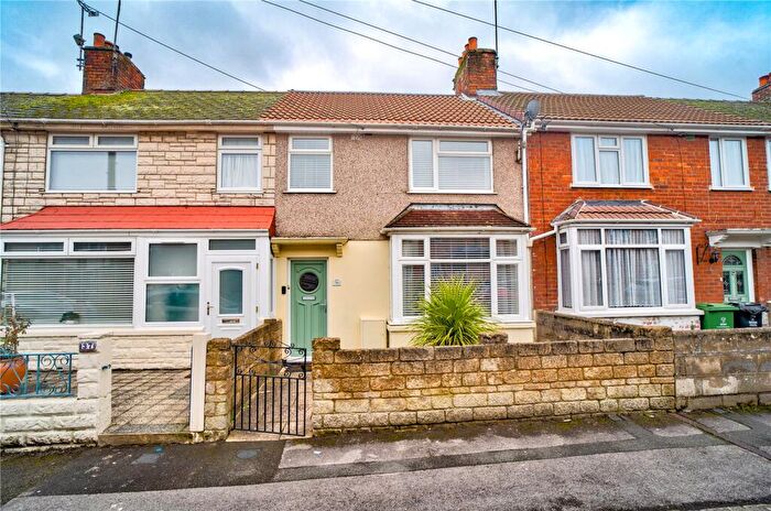 3 Bedroom Terraced House For Sale In Rose Street, Rodbourne, Swindon, SN2
