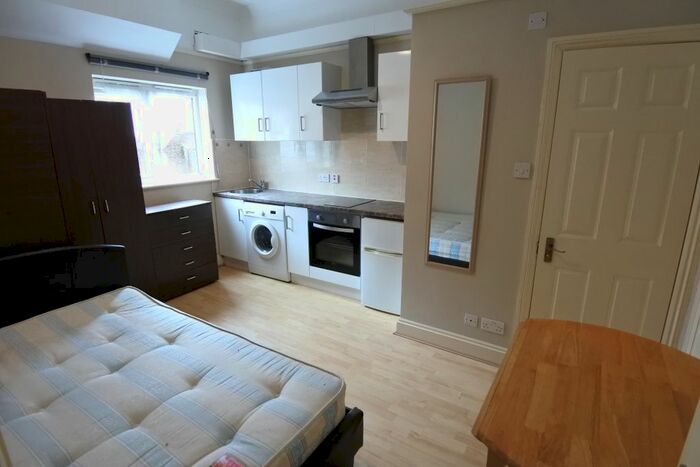 Studio To Rent In Mora Road, Cricklewood, NW2