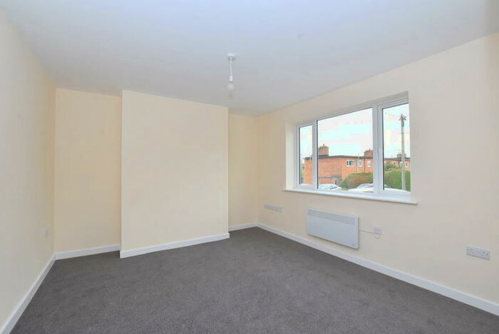 1 Bedroom Flat To Rent In Poplar Close, Stone, ST15