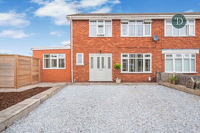3 Bedroom Semi-detached House For Sale In Carrick Drive, Whitby, Ellesmere Port, CH65