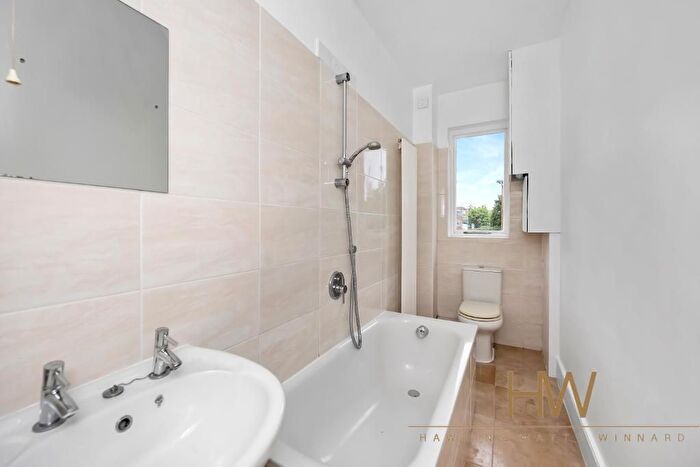 2 Bedroom Flat For Sale In Cromwell Road, Hove, BN3