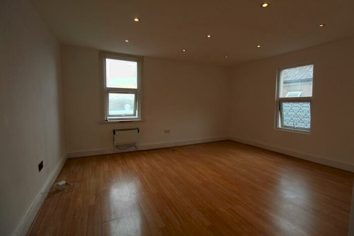1 Bedroom Apartment To Rent In Dock Road, Tilbury, RM18