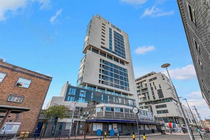 1 Bedroom Flat For Sale In Carriage House, City North Pl, N4