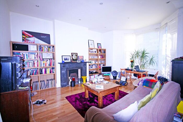 1 Bedroom Flat To Rent In Hillmarton Road, Holloway, N7