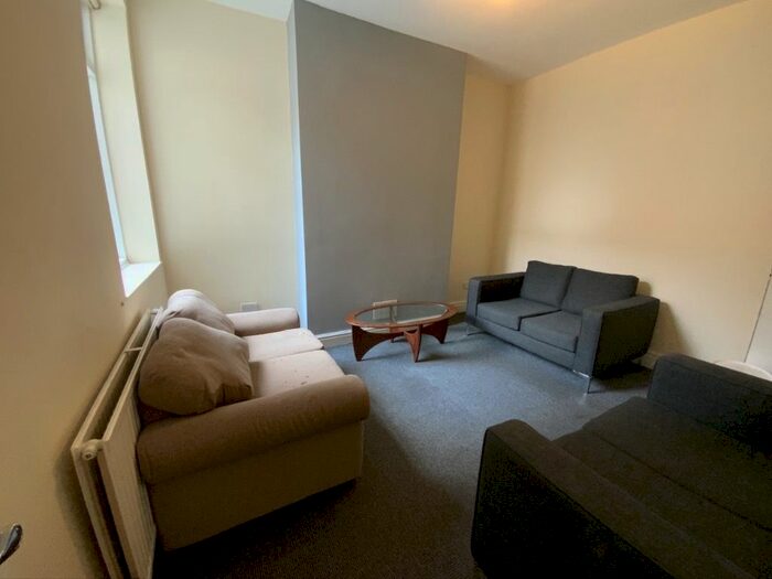 5 Bedroom Semi-Detached House To Rent In Pembroke Street, Langworthy, Salford, M6