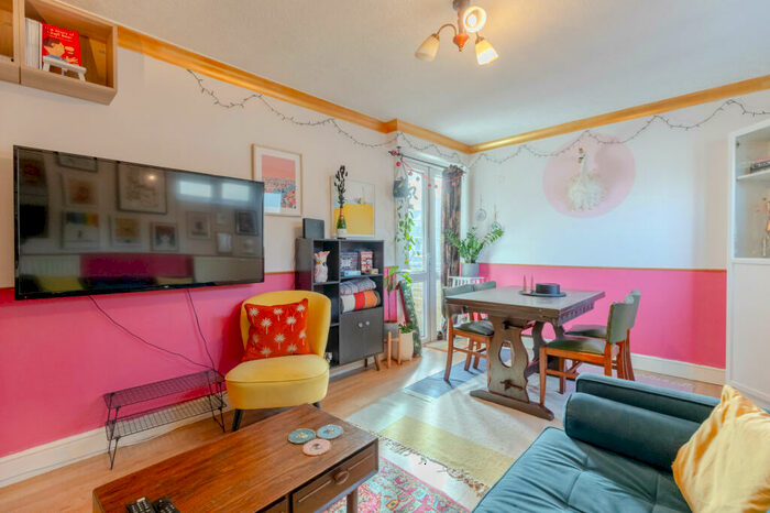 1 Bedroom Apartment To Rent In Arundel Grove, London, ., N16