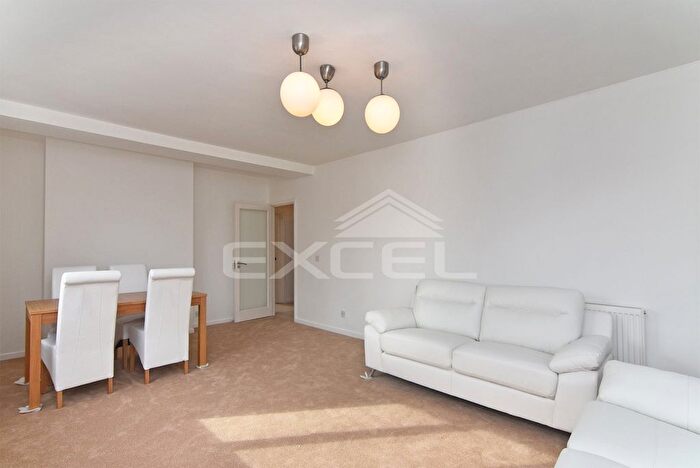 4 Bedroom Flat To Rent In Chatsworth Road, Willesden Green, London, NW6