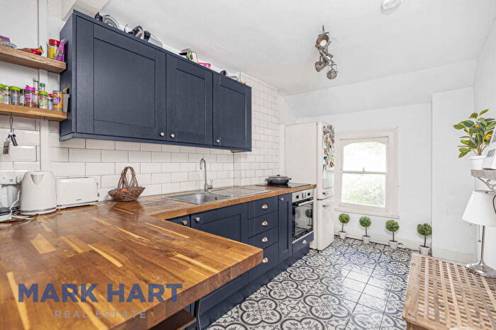 2 Bedroom Flat For Sale In Burnt Ash Hill, London, SE12