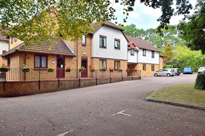 1 Bedroom Flat For Sale In Barrs Avenue, New Milton, Hampshire., BH25