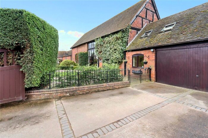 4 Bedroom Semi-Detached House To Rent In Fisherwick Road, Lichfield, Staffordshire, WS14
