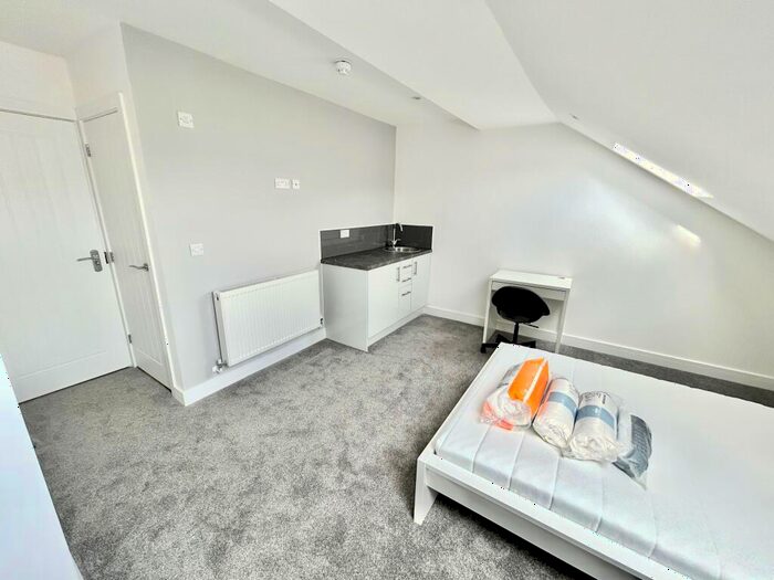 1 Bedroom Flat To Rent In Mayfield Road, Portsmouth, PO2