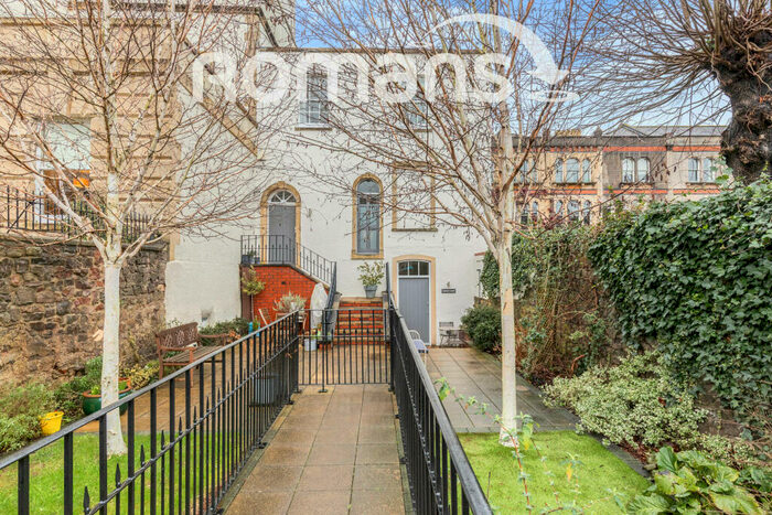 2 Bedroom Town House To Rent In Mortimer Lodge, Clifton Down Road, BS8