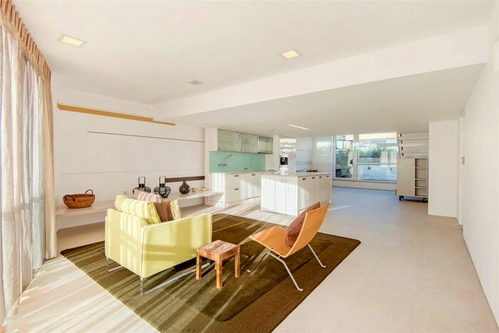 2 Bedroom Penthouse To Rent In Pear Tree Street, EC1V