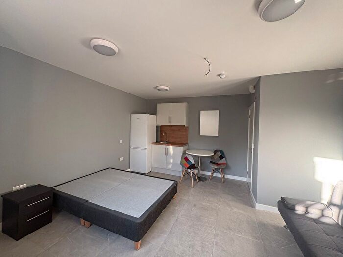 1 Bedroom Studio To Rent In Burnside Road, Becontree, Dagenham, RM8