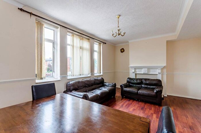 2 Bedroom Maisonette To Rent In Carnbrook Road, Blackheath, London, SE3