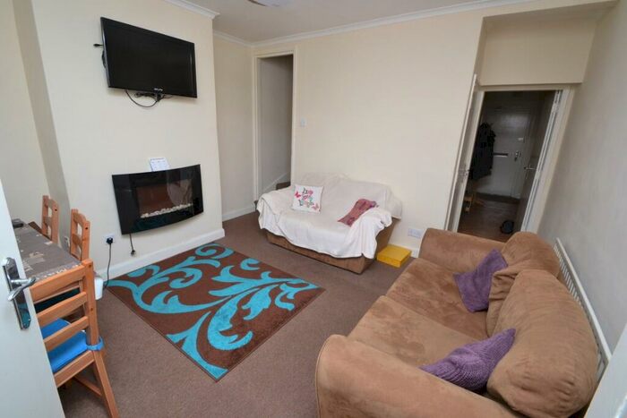 3 Bedroom Detached House To Rent In Derby Street, Beeston, NG9