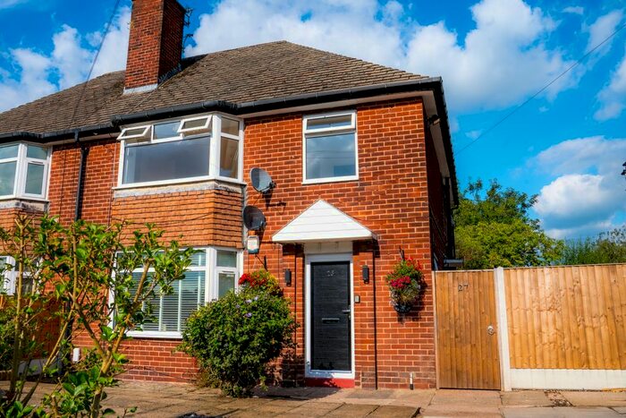 2 Bedroom Flat To Rent In Brinkburn Road, Hazel Grove, Greater Manchester SK7