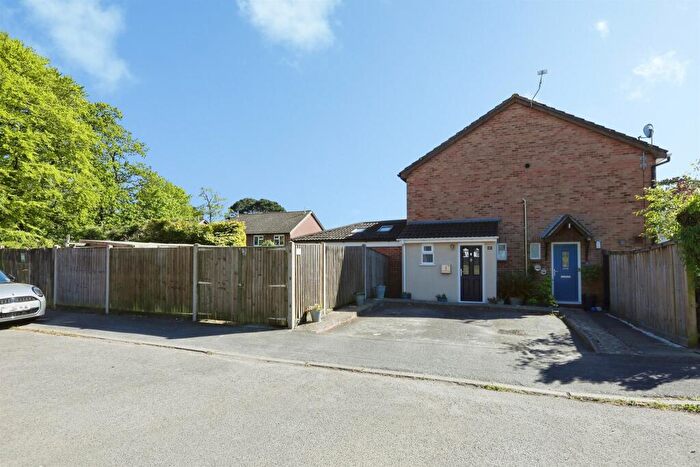1 Bedroom End Of Terrace House For Sale In Woolwich Close, Bursledon, Southampton, SO31