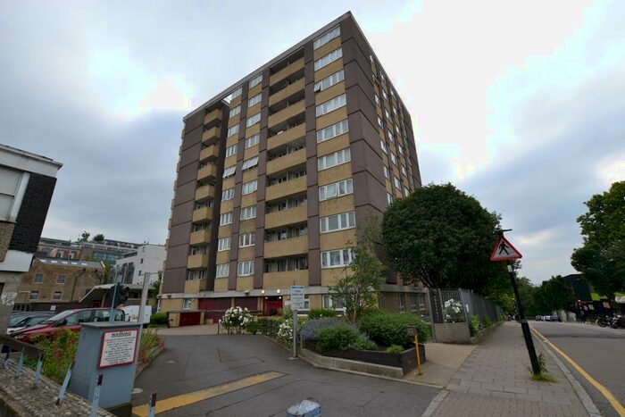 3 Bedroom Flat To Rent In Donegal Street, London, N1