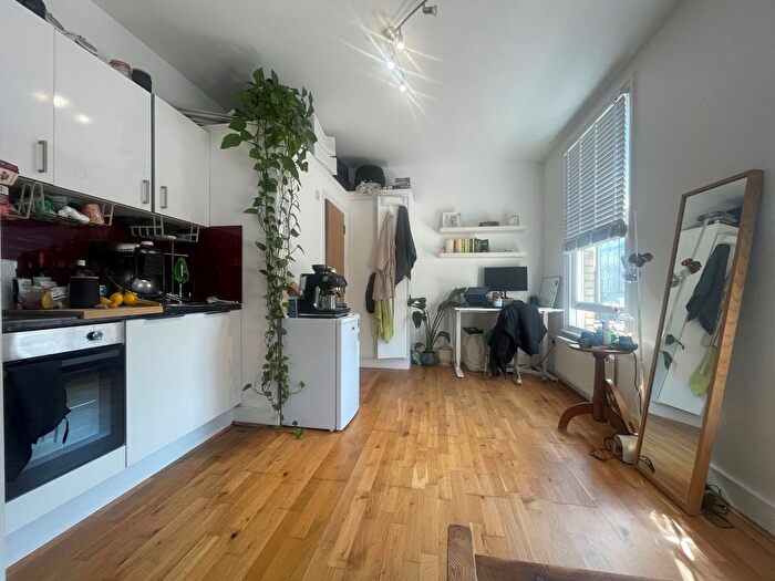 Studio To Rent In Blackstock Road, Finsbury Park, N4