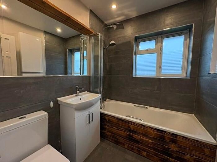 5 Bedroom End Of Terrace House To Rent In Bedfont Close, Feltham, TW14