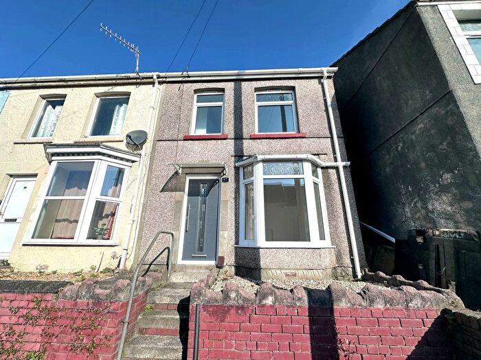2 Bedroom End Of Terrace House To Rent In Dinas Street, Plasmarl, SA6