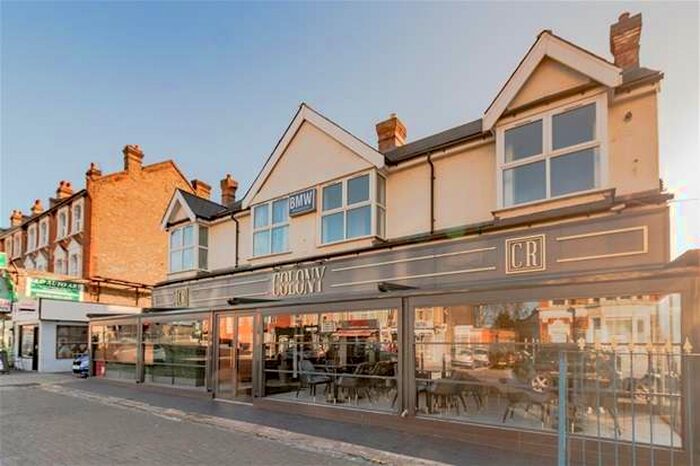 Flat To Rent In High Road, Ilford, IG1