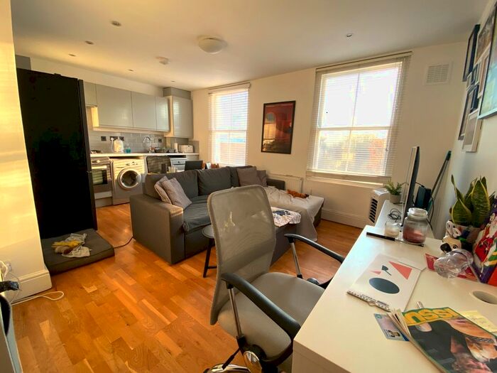 1 Bedroom Flat To Rent In Packington Street, Islington, N1