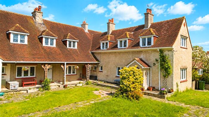 2 Bedroom End Of Terrace House For Sale In City Road, Tilehurst, Reading, Berkshire, RG31