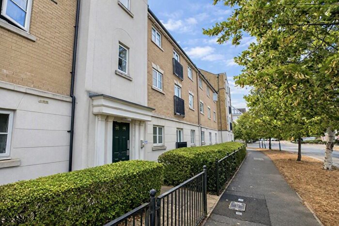 2 Bedroom Apartment For Sale In Tufnell Way, Colchester, CO4