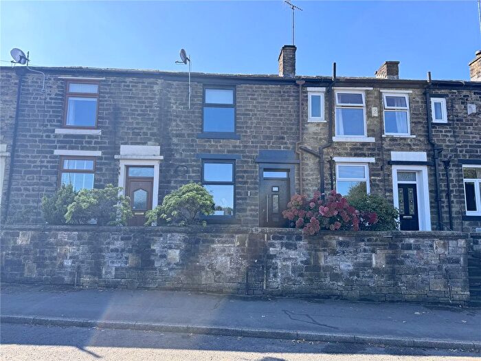 2 Bedroom Terraced House To Rent In Edenfield Road, Rochdale, Greater Manchester, OL11