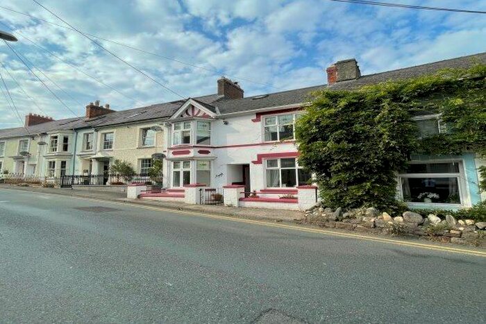 3 Bedroom Terraced House To Rent In High Street, Cardigan, SA43