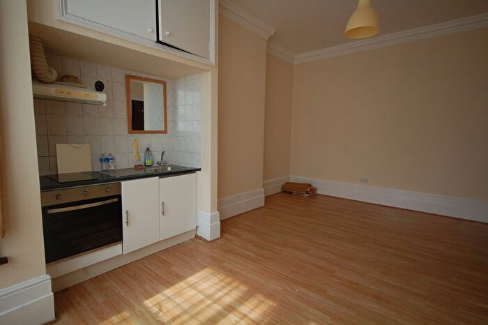 Studio To Rent In Wellesley Road, London, W4