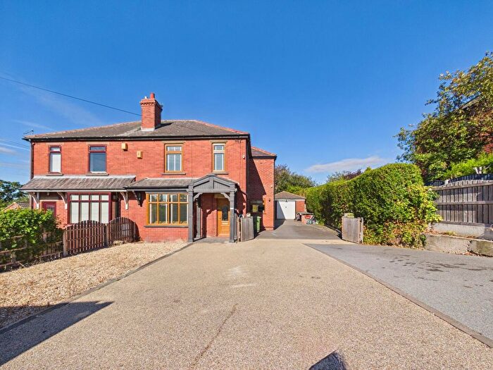 3 Bedroom Semi Detached House For Sale In Northcroft Avenue, South Elmsall, Pontefract, WF9