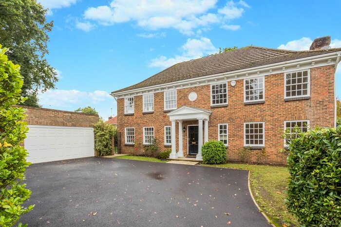 4 Bedroom Detached House To Rent In Burleigh Park, Cobham, KT11