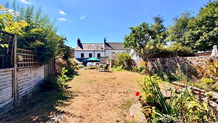 4 Bedroom Terraced House For Sale In High Street, Chard, Somerset, TA20