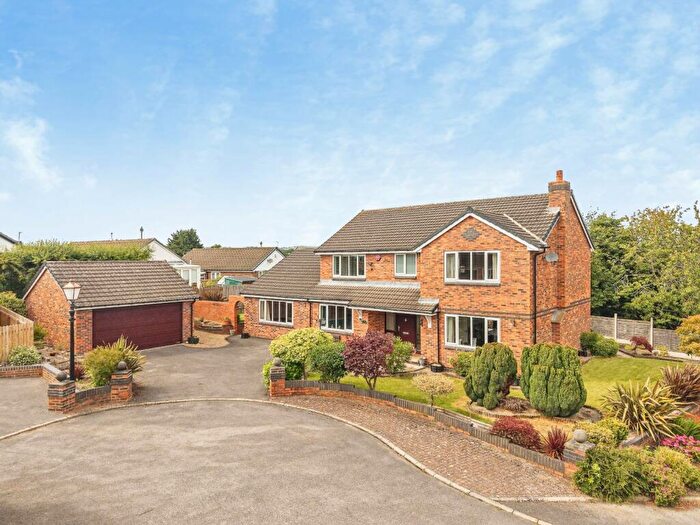 4 Bedroom Detached House For Sale In Greenton Avenue, Scholes, Cleckheaton, BD19