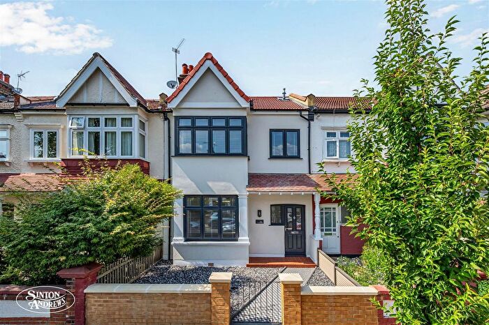 4 Bedroom Terraced House For Sale In Claygate Road, Northfields, W13