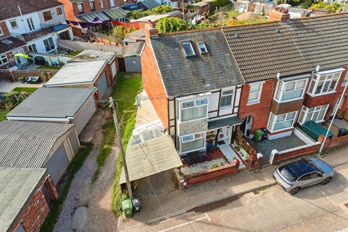 3 Bedroom End Of Terrace House For Sale In Colebrook Avenue, Portsmouth, PO3
