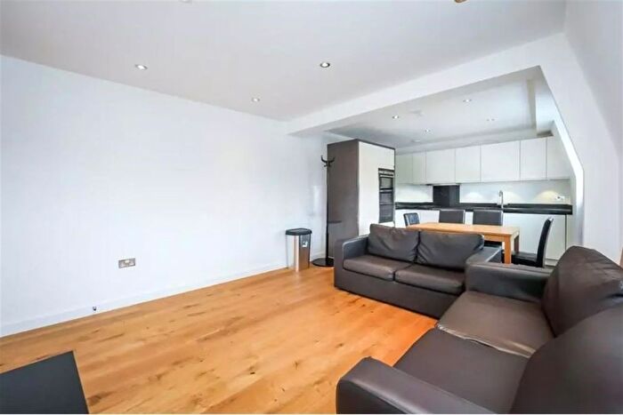 2 Bedroom Flat To Rent In The Penthouse, Townhouse, The Broadway, Ealing, Acton, London, W5