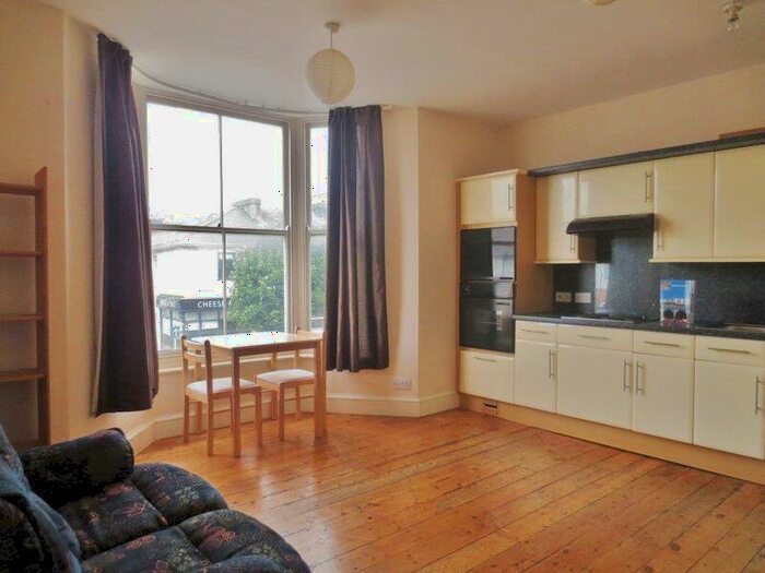 2 Bedroom Flat To Rent In Lewes Road, Brighton, BN2