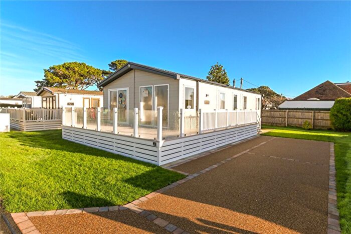 3 Bedroom Park Home For Sale In Chewton Sound, Hoburne Naish Holiday Park, Barton On Sea, Hampshire, BH25
