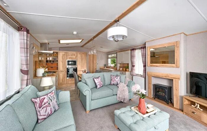 3 Bedroom Mobile/park Home For Sale In Landford, Salisbury, SP5