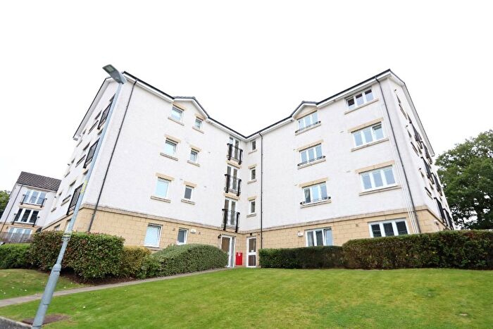 2 Bedroom Flat To Rent In Kelvindale Court, Glasgow, G12