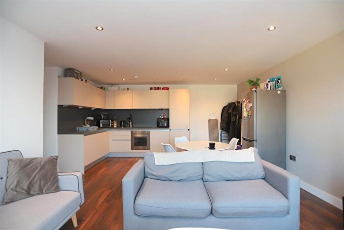 2 Bedroom Apartment For Sale In Wilburn Basin. Salford, M5