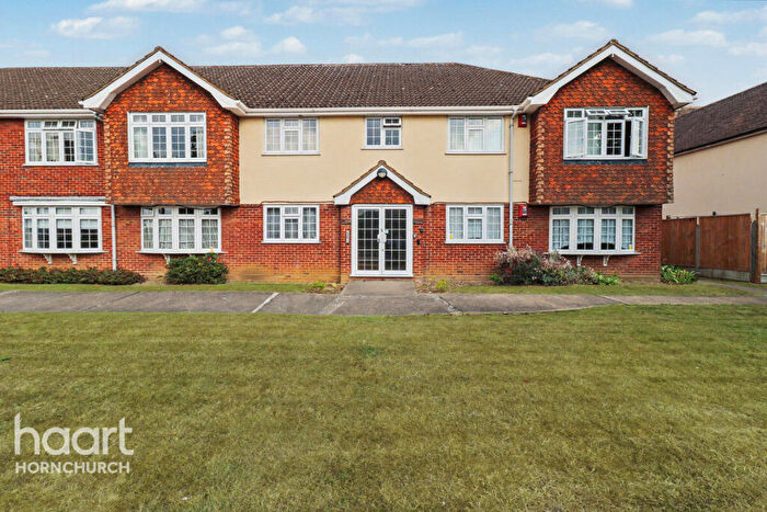 2 Bedroom Apartment For Sale In Nelmes Way, Hornchurch, RM11
