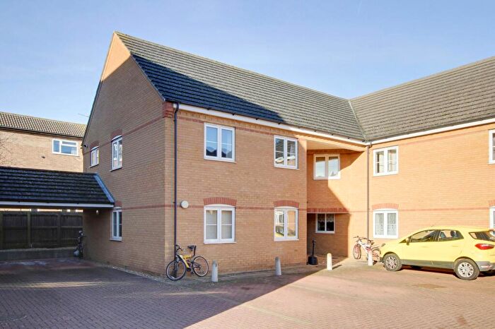 2 Bedroom Flat For Sale In Knights Court, St. Neots, PE19
